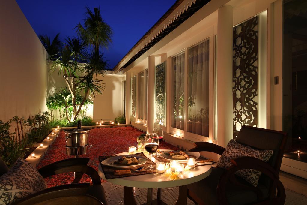 Astana Batubelig Villa Seminyak Buitenkant foto